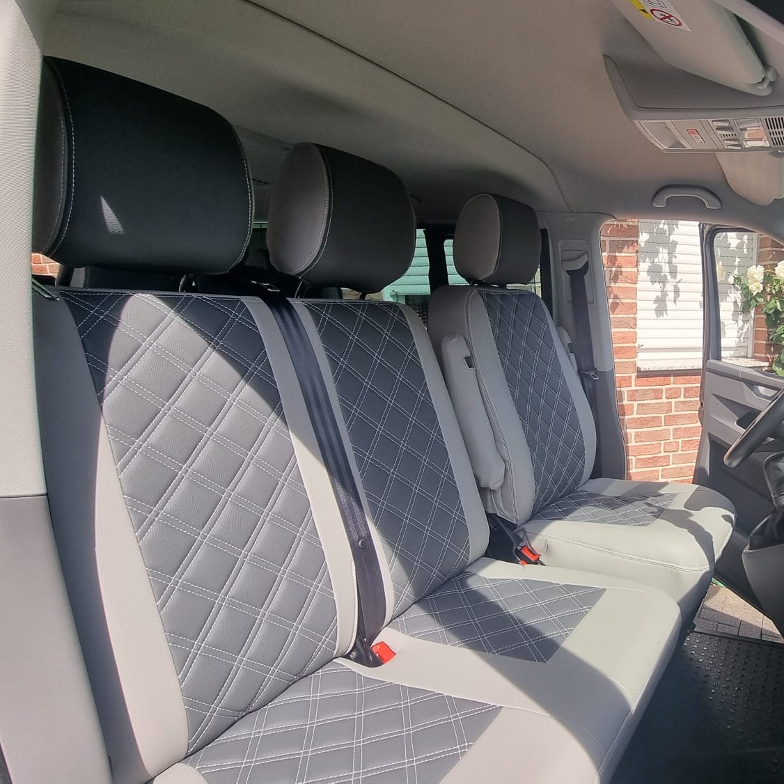 vw-t6.1-sitzbezuege-nach.mass_.jpg